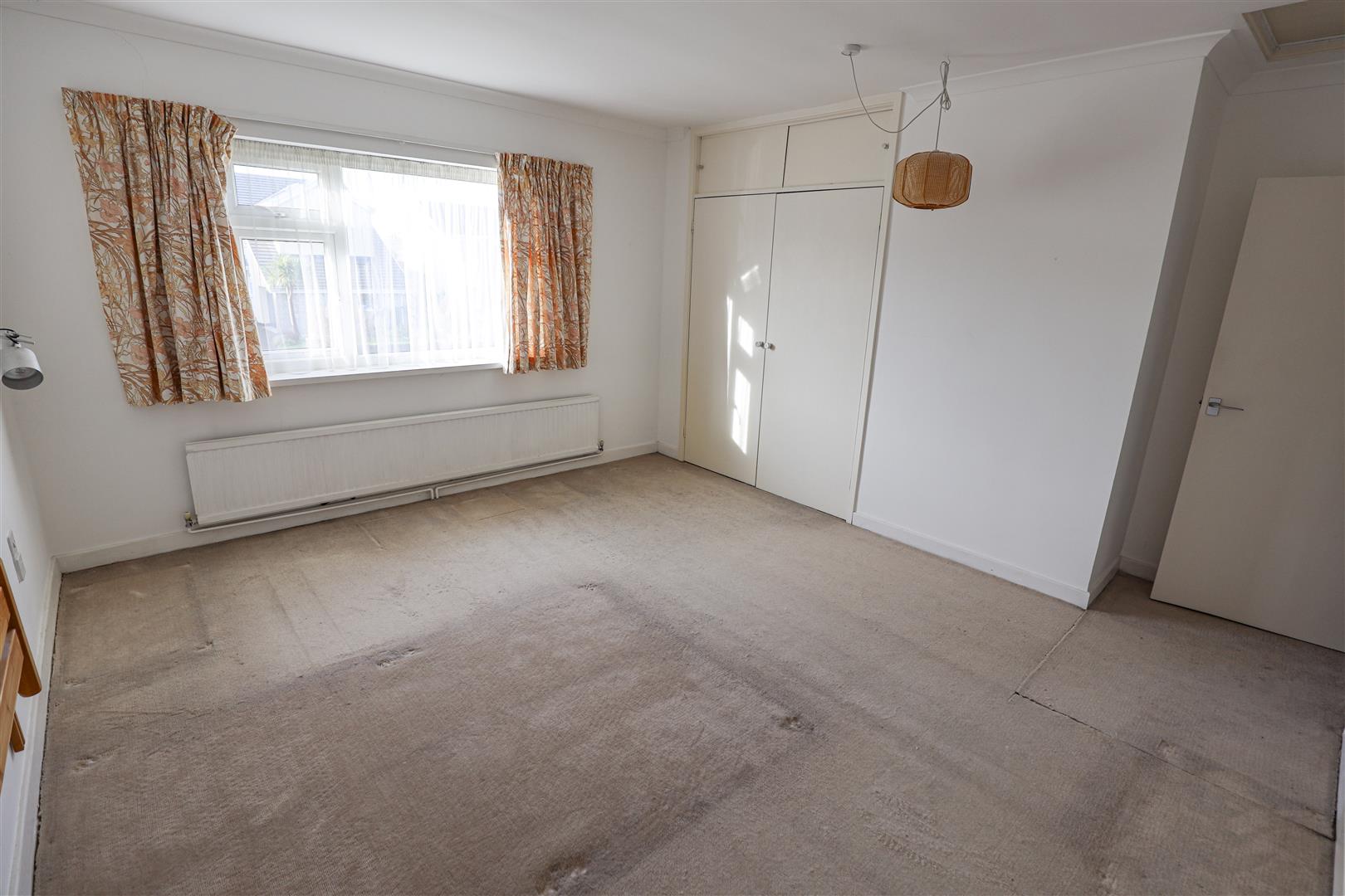 17 Darren Close, Cowbridge, Vale of Glamorgan, CF71 7DE